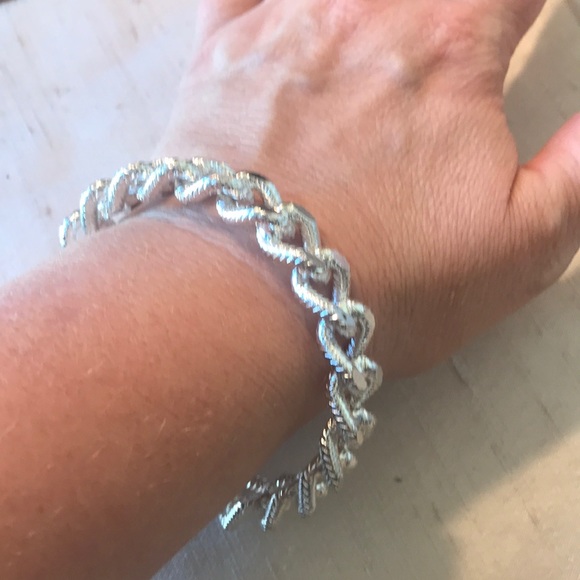 Silver Large Chain link solid Bangle bracelet - Picture 3 of 7